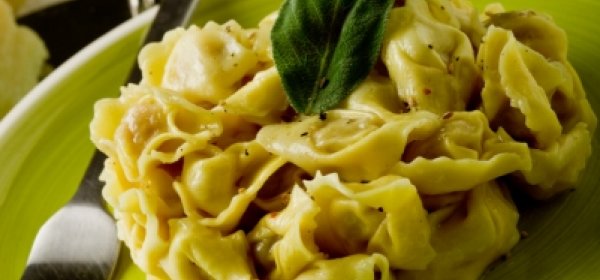 Tortellini z masłem i szałwią